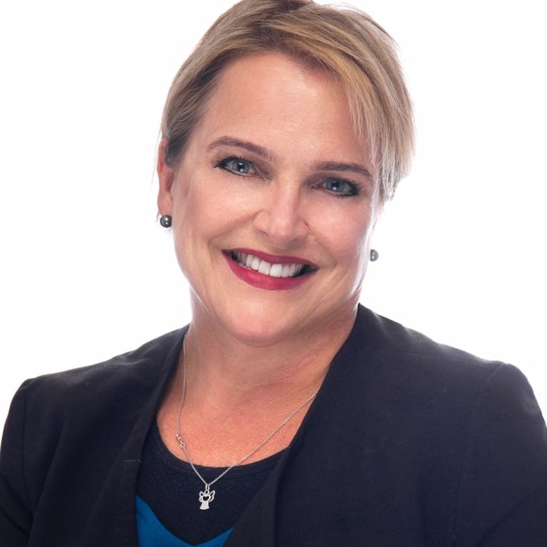 Headshot of Lumacare team member Sara Kirkup